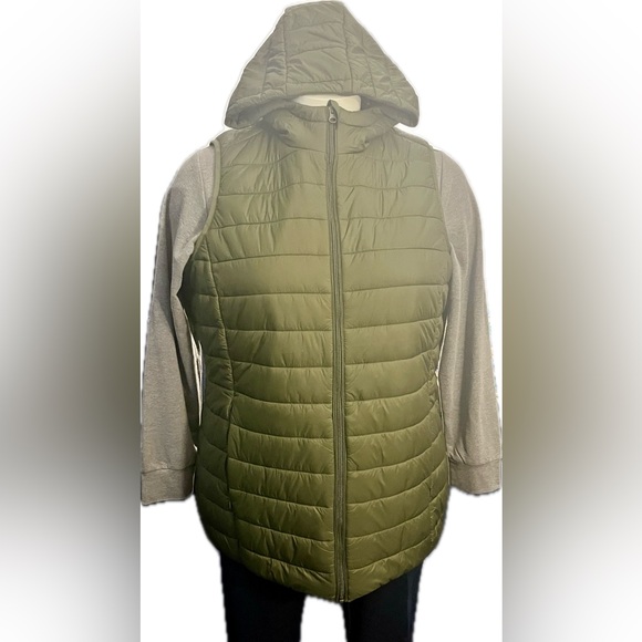 Torrid Vest - Picture 2 of 7